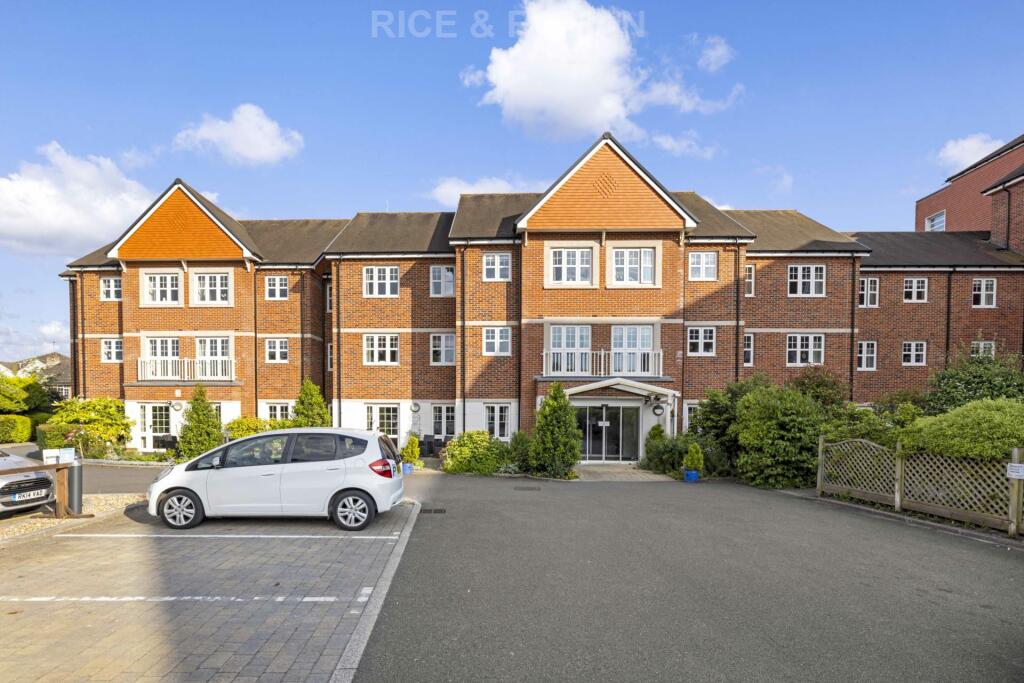 2 bedroom retirement property for sale in St. Lukes Road, Maidenhead, SL6
