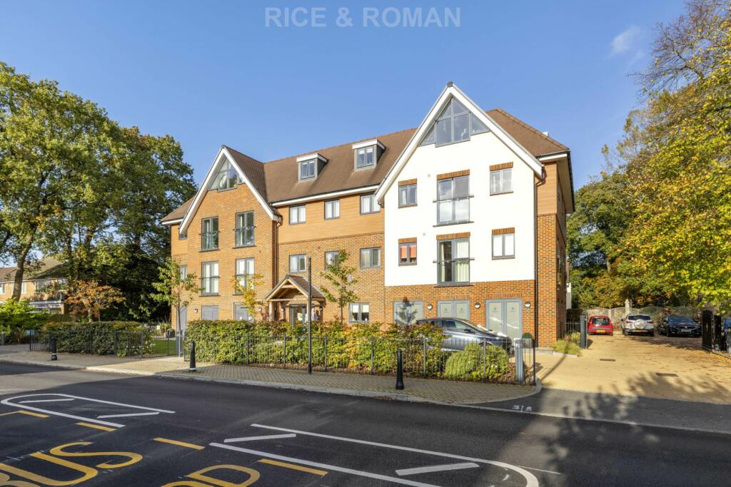 2 bedroom retirement property for sale in Fleur De Lis, Sandhurst, GU47