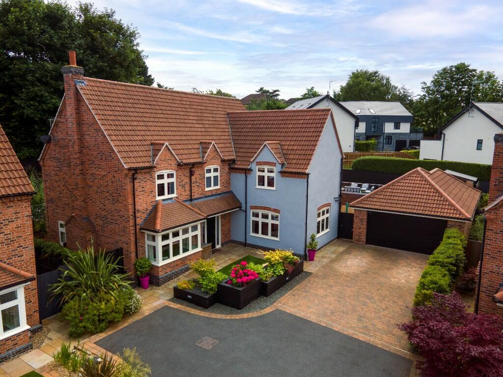 Main image of property: Derby Road, Bramcote, Nottingham, NG9 3GW