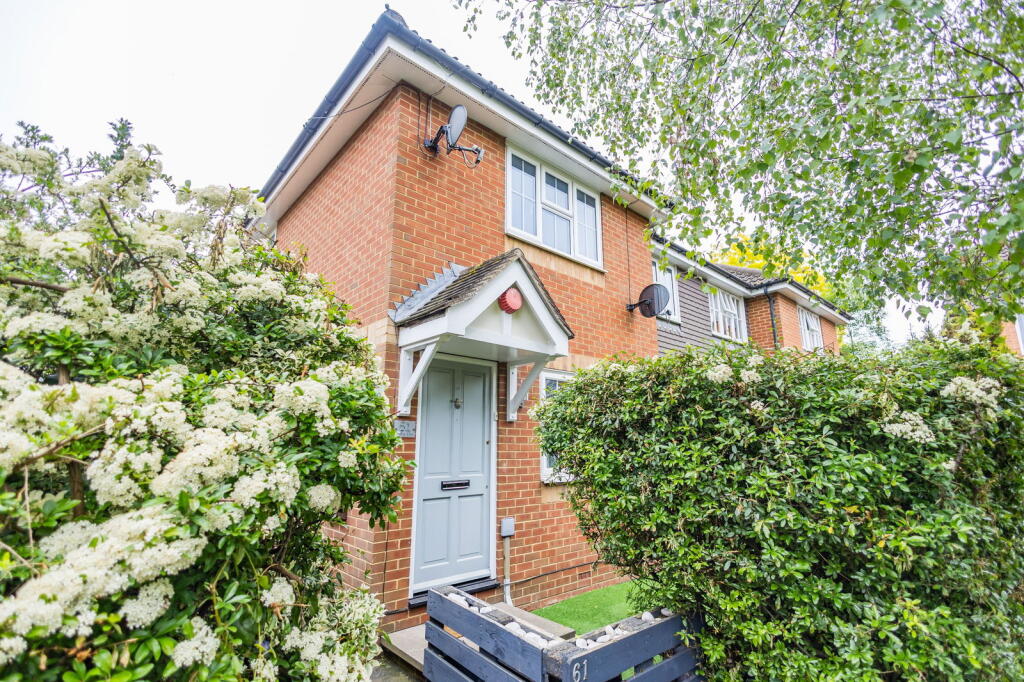 Main image of property: Dudley Close, Chafford Hundred, Grays, RM16 6PG
