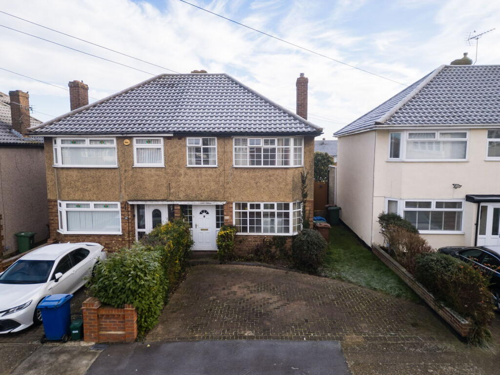 Main image of property: Davis Road, Aveley, South Ockendon, RM15 4ST