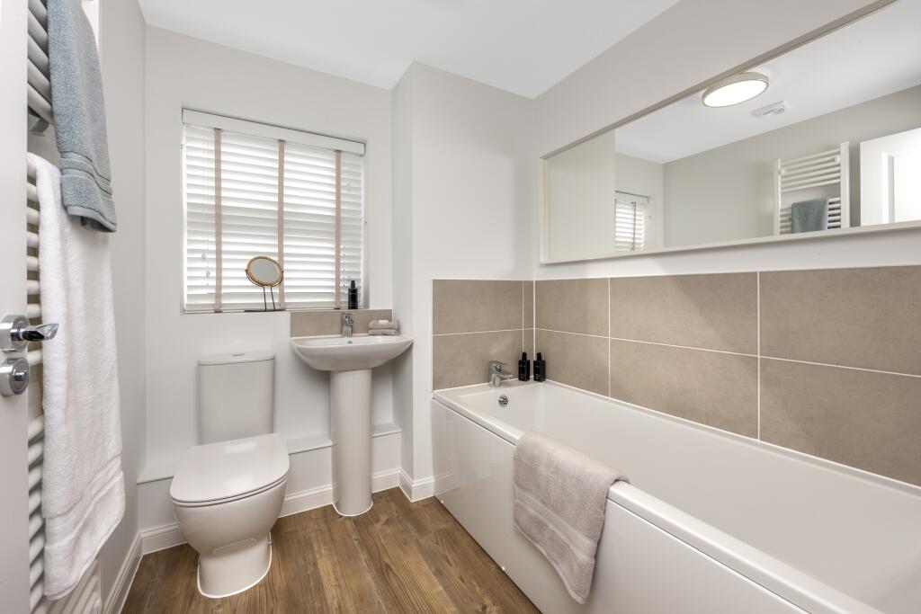 Additional property image - New Haine Road, Manston,
Ramsgate,
Kent,
CT12 6FA