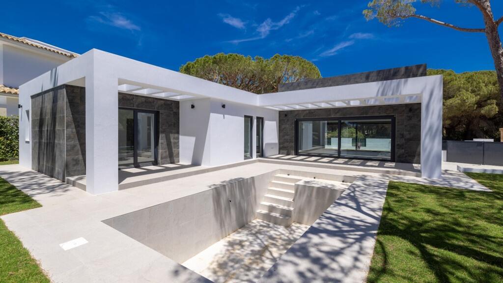 4 bedroom detached villa for sale in Andalucia, Cádiz, Chiclana de la