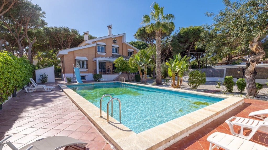 7 bedroom detached villa for sale in Andalucia, Cádiz, Chiclana de la