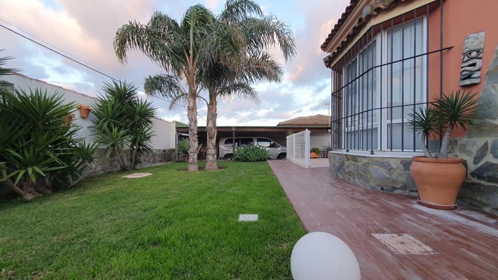 3 bedroom detached villa for sale in Andalucia, Cádiz, Chiclana de la
