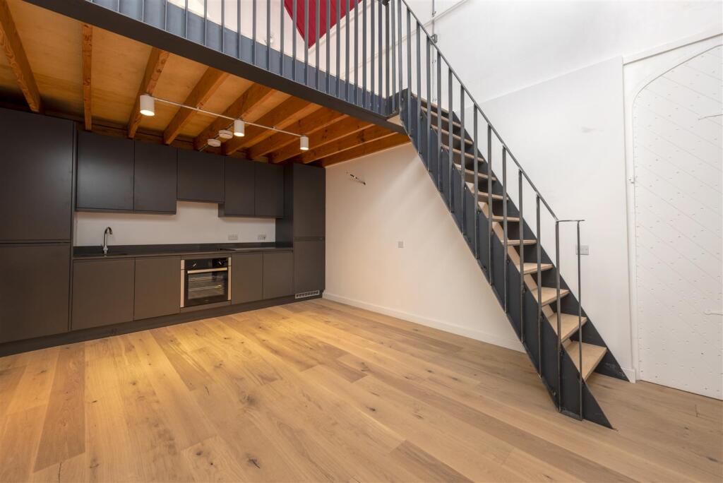 Main image of property: Lower Clapton Road, Hackney, London, E5 0QH