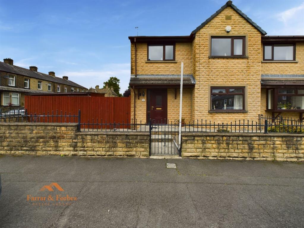 3 bedroom semidetached house for sale in Barcroft Street, Colne, BB8