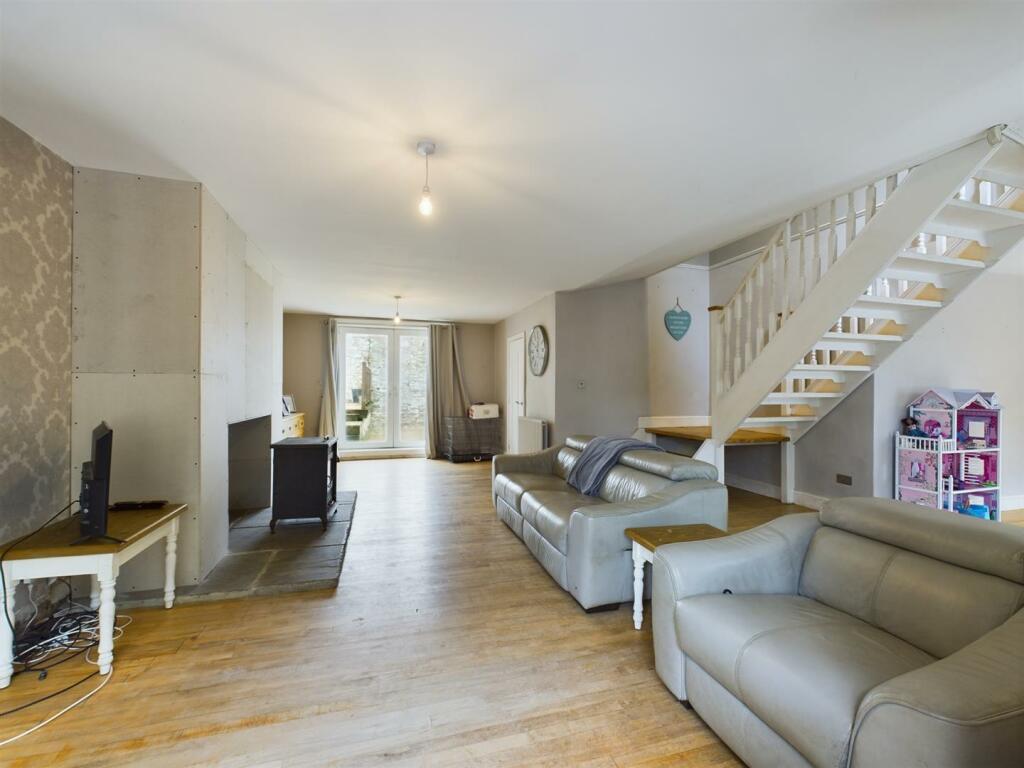 Additional property image - Burnley Road, Cliviger, Burnley
