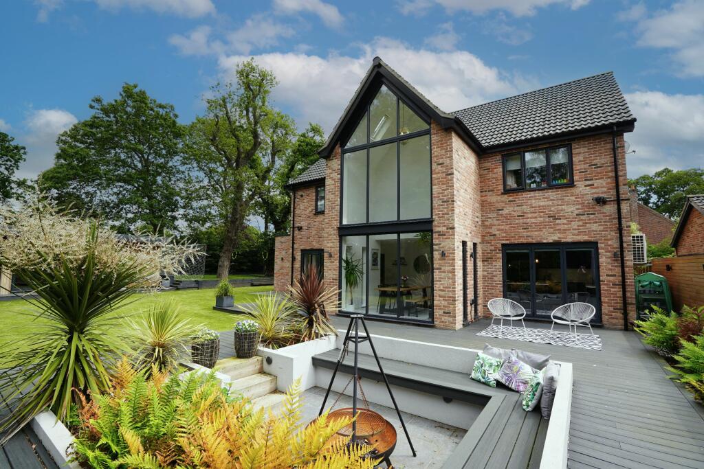 4 bedroom detached house for sale in Corton Long Lane, Lowestoft, NR32