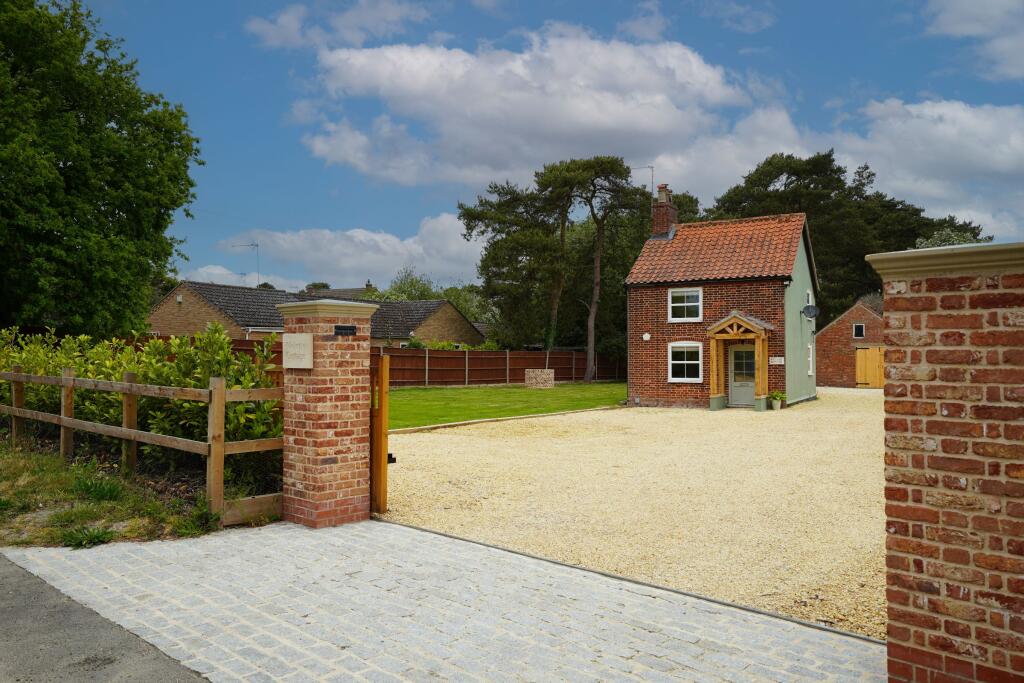 Main image of property: Melrose Cottage, Back Lane, Lowestoft