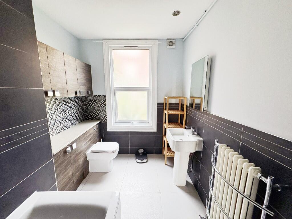 Additional property image - Hotwell Road, Bristol, BS8