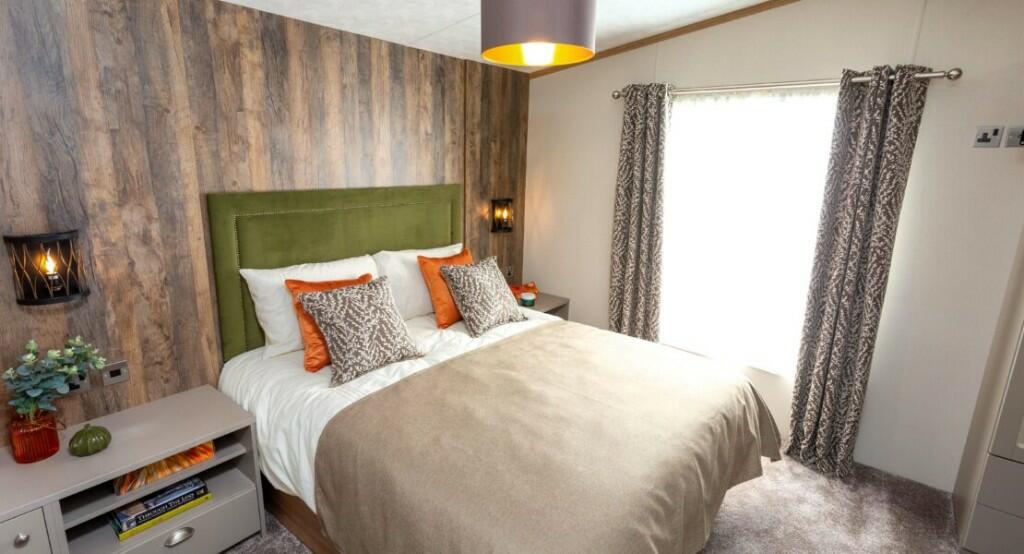 Additional property image - Matchams Lane, Christchurch,
Dorset,
BH23 6AW
