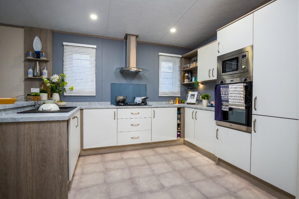 Additional property image - Matchams Lane, Christchurch,
Dorset,
BH23 6AW