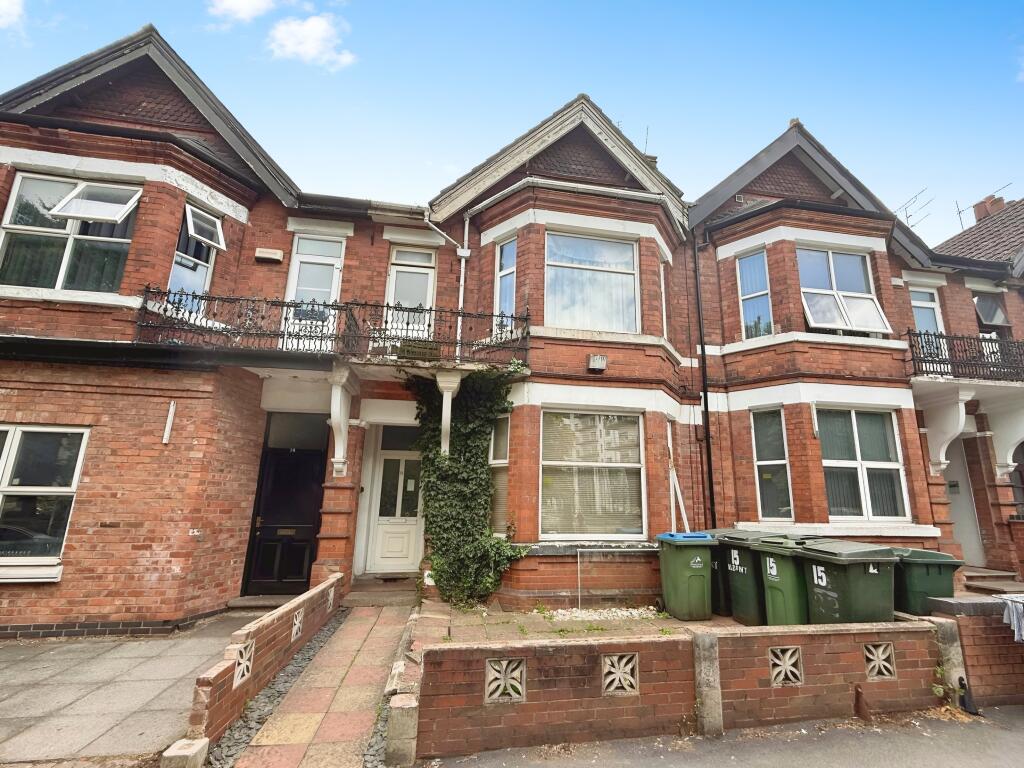 Main image of property: Flat 4, 15 Albany Road, Earlsdon, Coventry, West Midlands CV5 6JQ