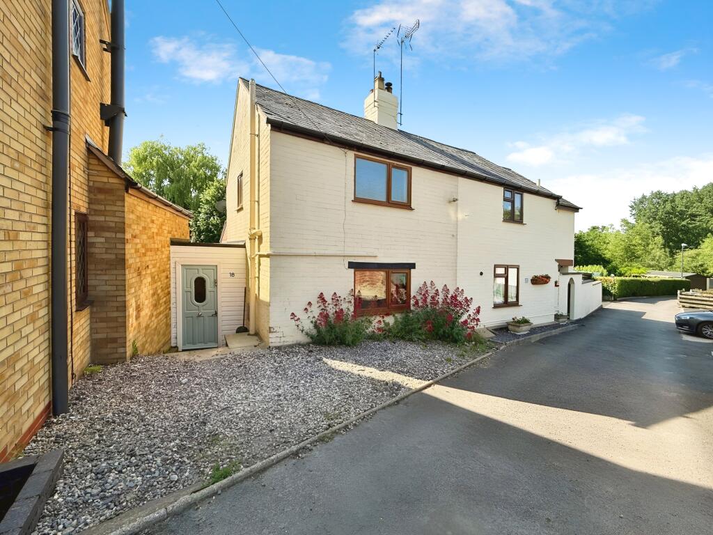 Main image of property: 18, Tattle Bank, Southam, Warwickshire CV47 1NU