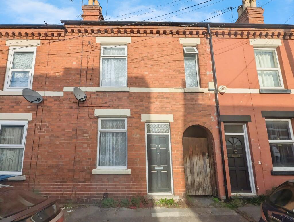 Main image of property: 32 Bedford Street, Earlsdon, Coventry, West Midlands CV1 3EW