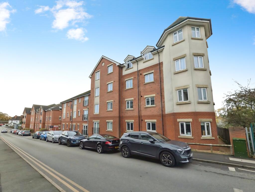 Main image of property: 15 Eaton Court, Trent Road, Nuneaton, Warwickshire CV11 6JF