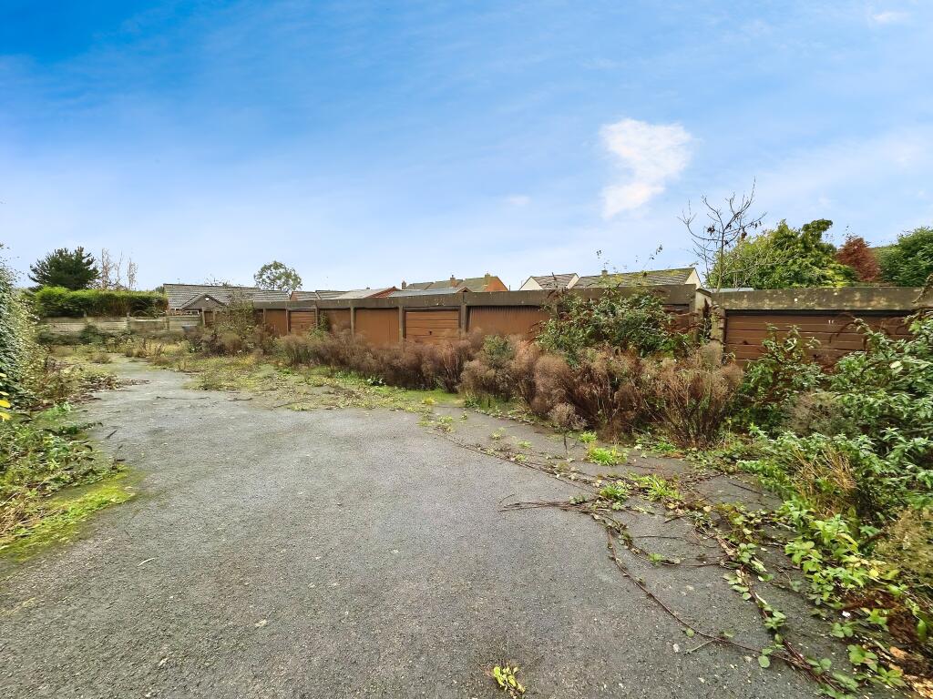 Main image of property: Garages, Yew Tree Hill, Brinklow, Rugby, Warwickshire CV23 0NP