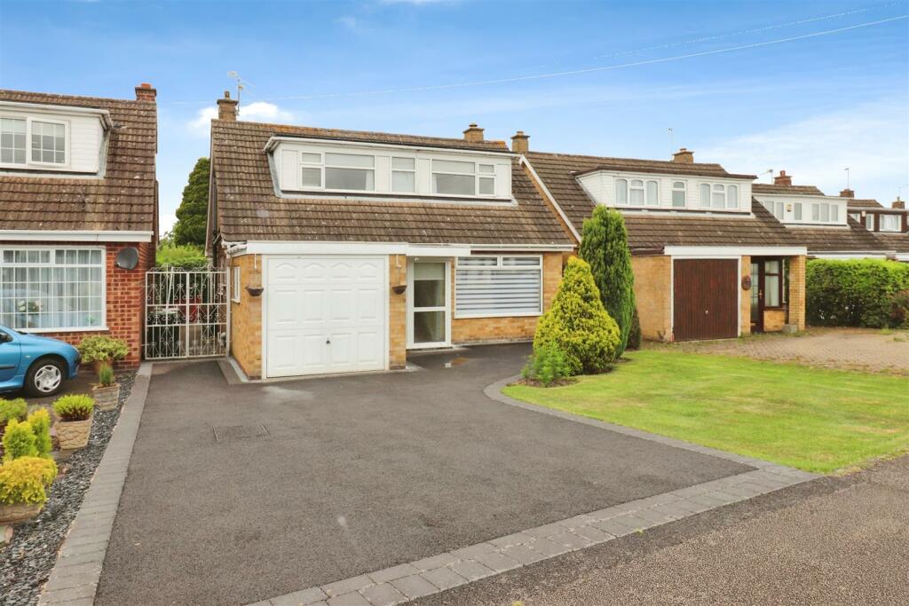 3 bedroom chalet for sale in Windermere Avenue, Nuneaton, CV11