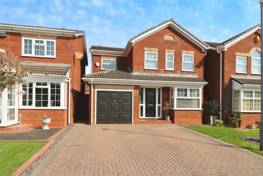 Main image of property: Aysgarth Close, Nuneaton
