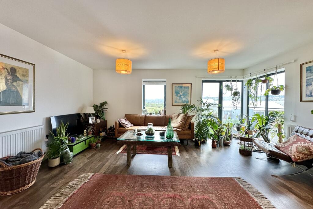 Additional property image - Drift, Fishermans Beach, Hythe, Kent