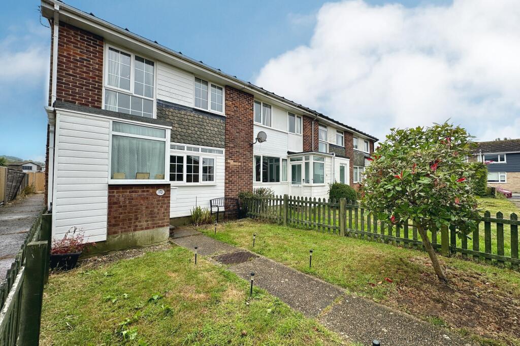 3 bedroom end of terrace house for sale in Kingfisher Avenue, Hythe