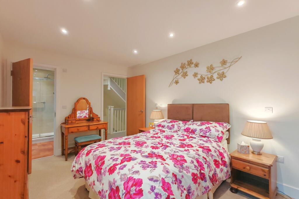 Additional property image - Imperial Gardens, Hythe, Kent