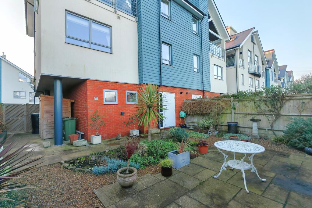 Additional property image - Imperial Gardens, Hythe, Kent