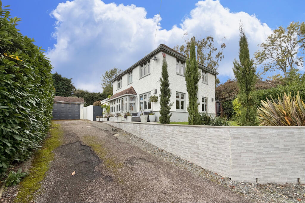 Main image of property: London Road, Hythe, Kent