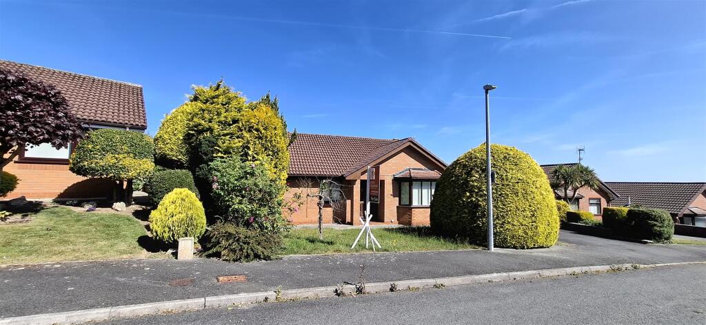 Main image of property: Lon Dderwen, Abergele