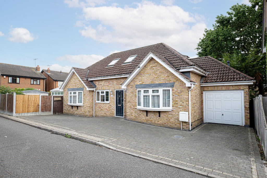 Main image of property: Almere, Benfleet, SS7