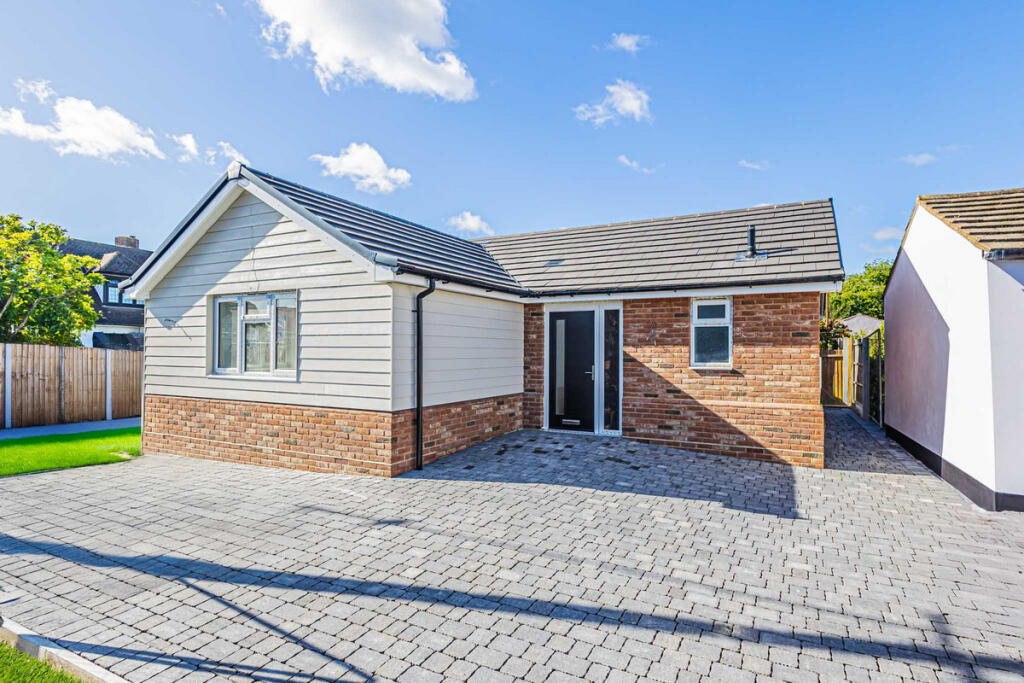 Main image of property: Leamington Road, Hockley, SS5