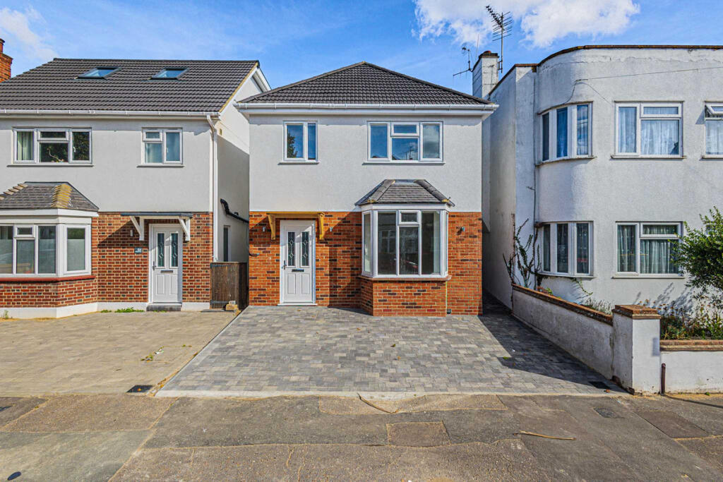 Main image of property: St. Johns Road, Westcliff-on-Sea, SS0