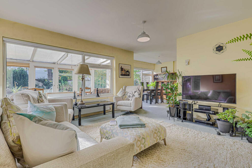 Main image of property: Tollgate, Benfleet, SS7