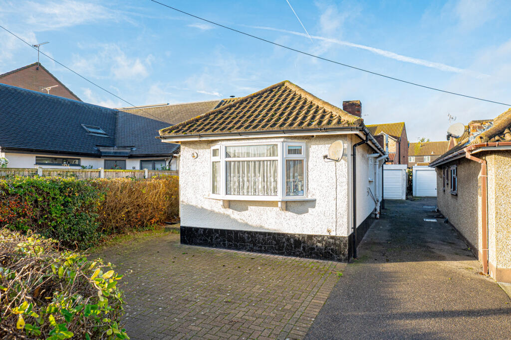 Main image of property: Hatfield Road, Rayleigh, SS6
