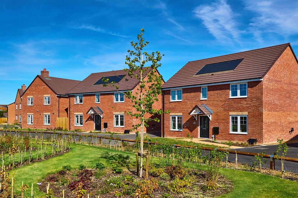 Main image of property: Bramcote Grange, Wentworth Drive, Nuneaton, Warwickshire, CV11 6NX