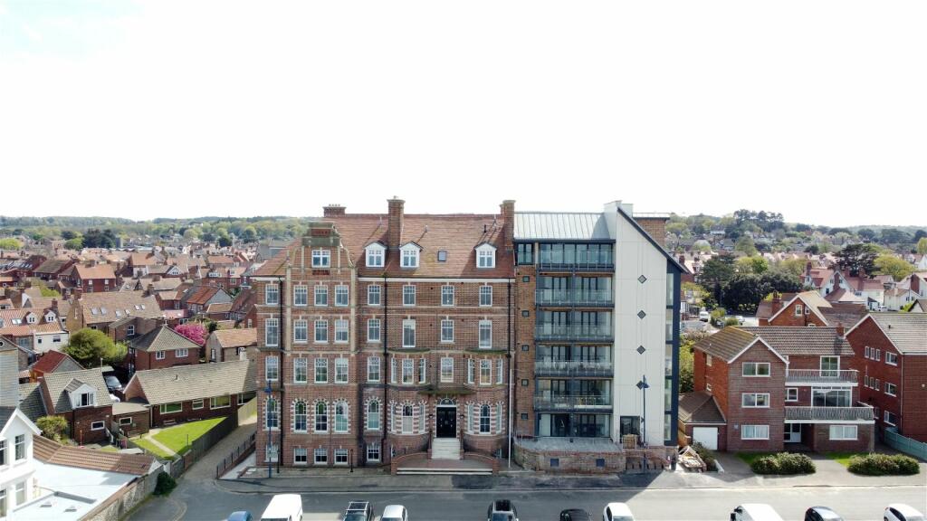 2 bedroom flat for sale in Burlington Place, The Esplanade, Sheringham