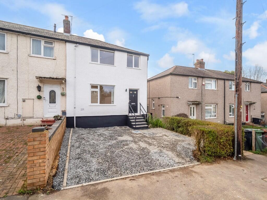 Main image of property: 15 Marshall Avenue, St. Albans, Hertfordshire, AL3