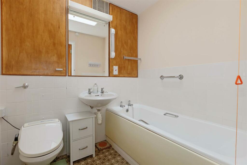 Additional property image - Rogate Road, Worthing, BN13 2EE