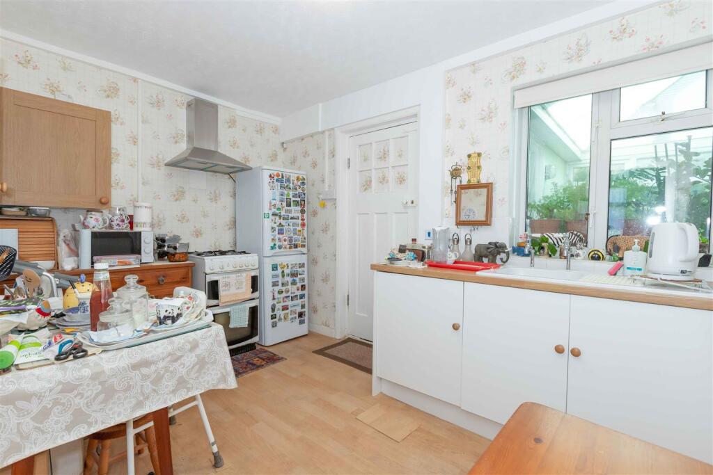 Additional property image - Cumbrian Close, Worthing, BN13 2JF