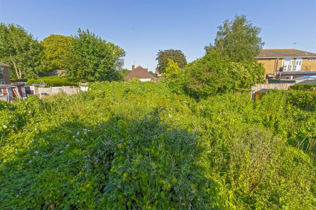 Additional property image - Cumbrian Close, Worthing, BN13 2JF