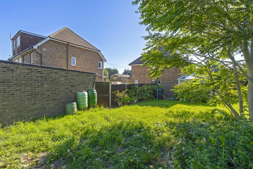 Additional property image - Cumbrian Close, Worthing, BN13 2JF