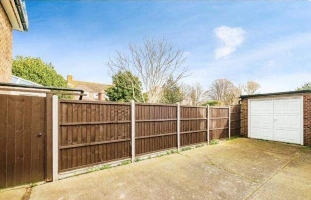 Additional property image - Cumbrian Close, Worthing, BN13 2JF