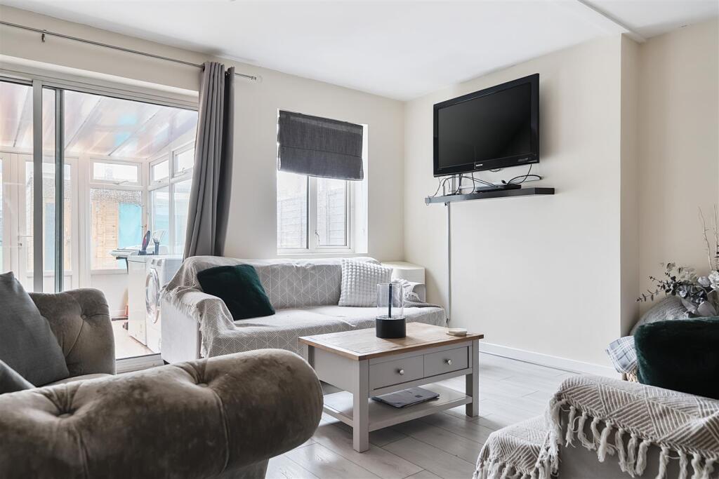 Additional property image - Ashacre Lane, Worthing, BN13 2DH