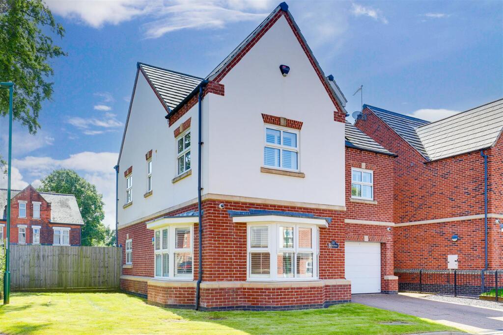 Main image of property: Carriage Close, Alexandra Park, Nottinghamshire, NG3 5HA