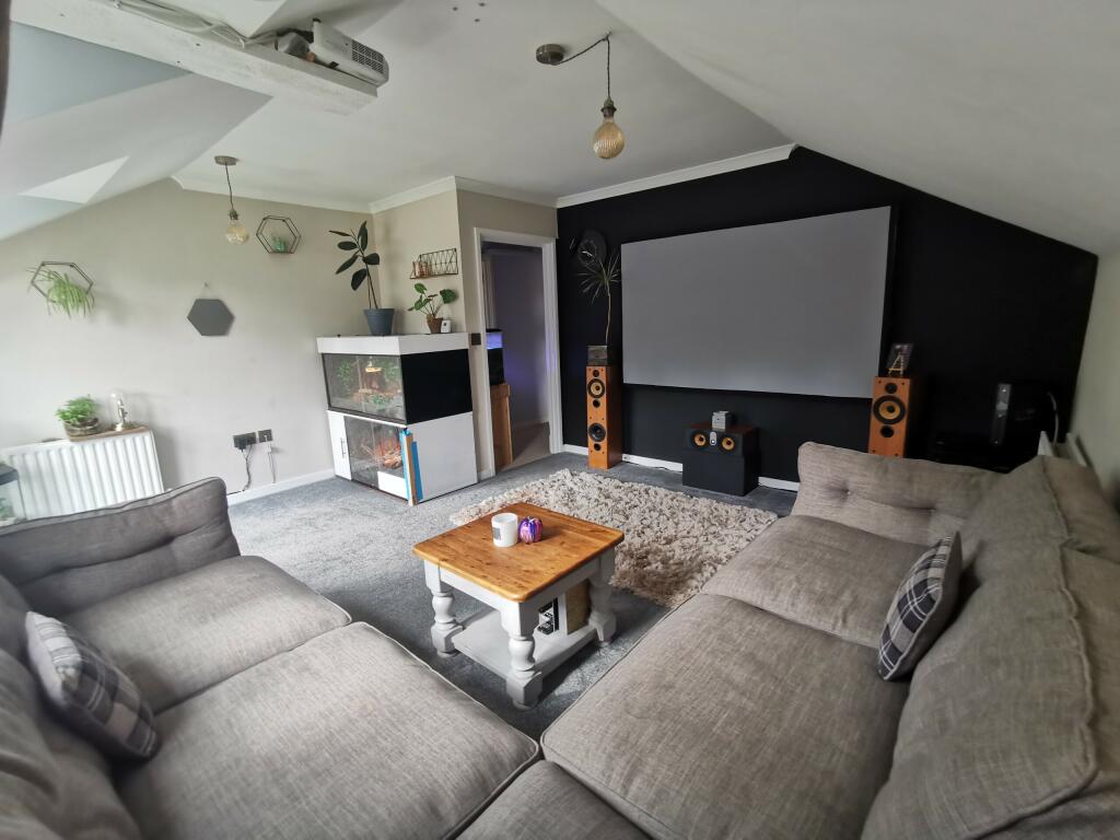 2 bedroom flat for sale in Saxon House, 140 Seal Road, Sevenoaks, Kent