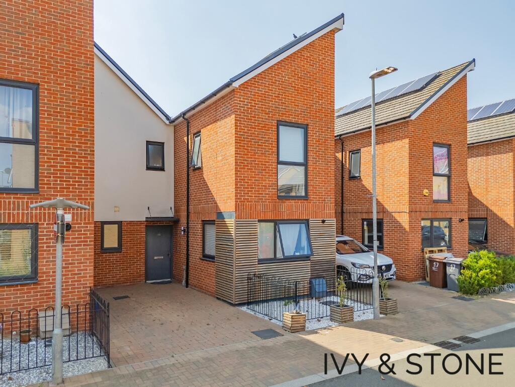 Main image of property: Ellis Avenue, Dagenham, Greater London, RM8 1FF
