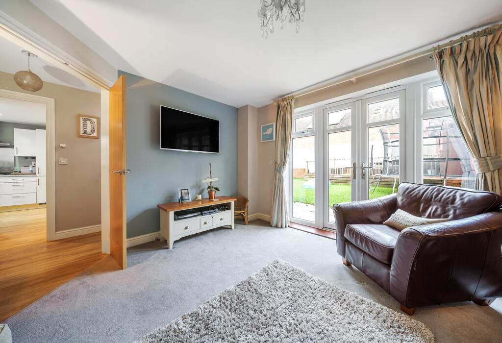 4 bedroom detached house for sale in Rana Drive, Fleet, Hampshire, GU52