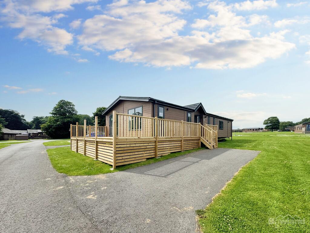 3 bedroom lodge for sale in Lakeland Kendal Bridlington links Golf and ...