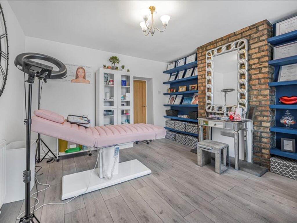 Additional property image - Bath Road, Longwell Green, BS30
